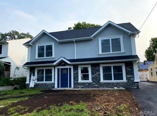 42 Park Ave, Iselin, NJ 08830
