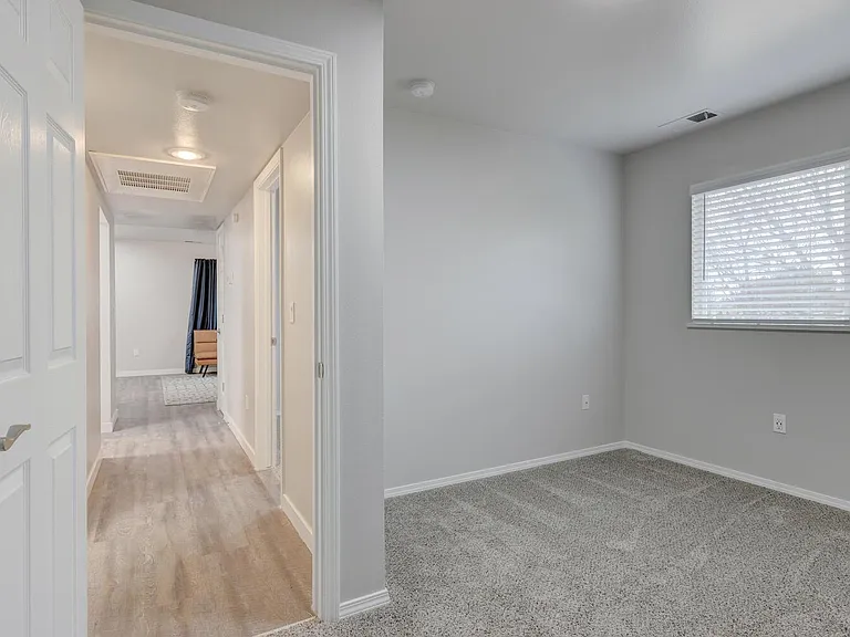 Rock Pointe Apartments — Photo 19