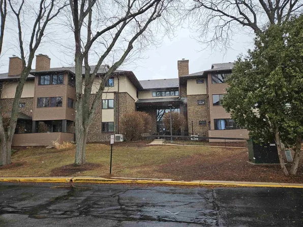 2 Maple Wood Lane #27, Madison, WI 53704