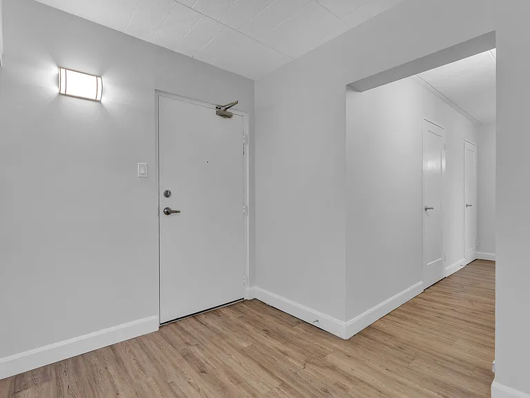 107 Compton St — Photo 11