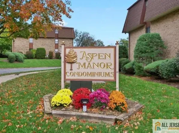 170 Overlook Ct #A, Woodbridge, NJ 07095