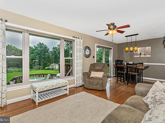 4th image of 7196 Prospect Dr