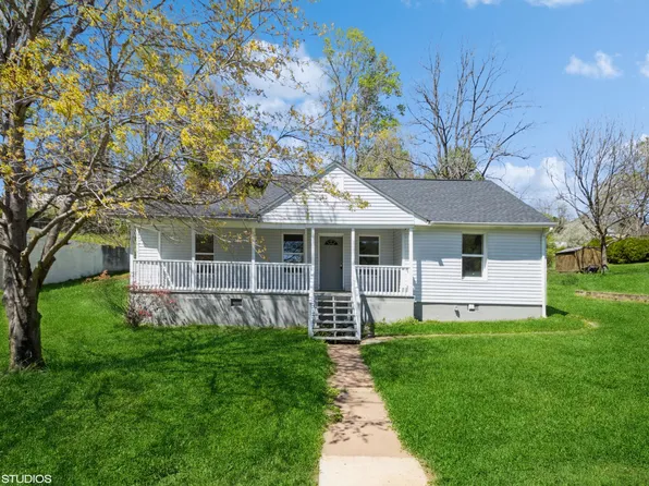 60 7th St, Fieldale, VA 24089