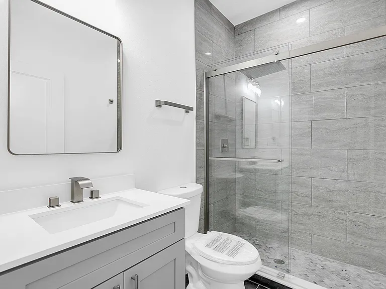 555 Gagnon St SE — Photo 11