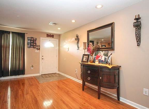 2nd image of 3828 W Loyola Dr