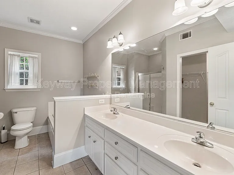 4890 Somerset Dr — Photo 14