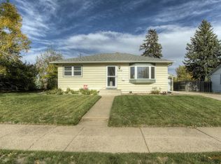 4208 Meadowwood Dr, Rapid City, SD 57702