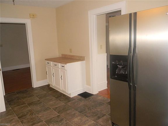 5th image of 215 Woodard Ave
