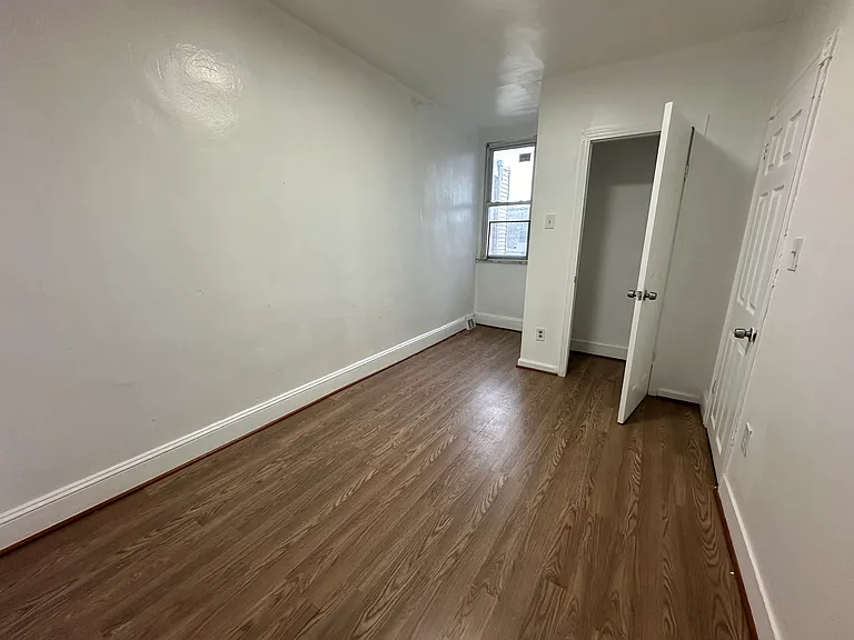 2240 Snyder Ave — Photo 16