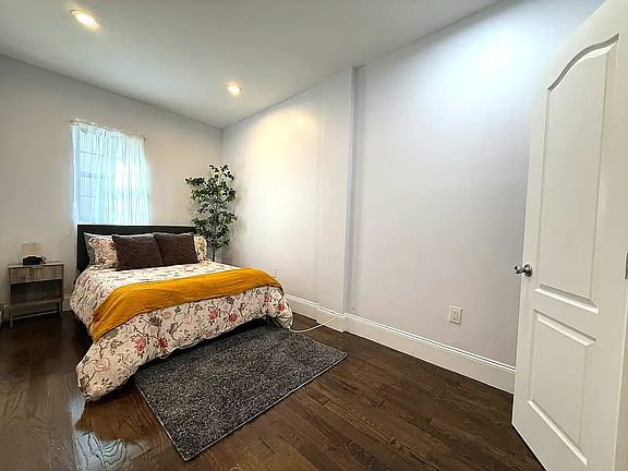 5th image of 96 Sackman St #1