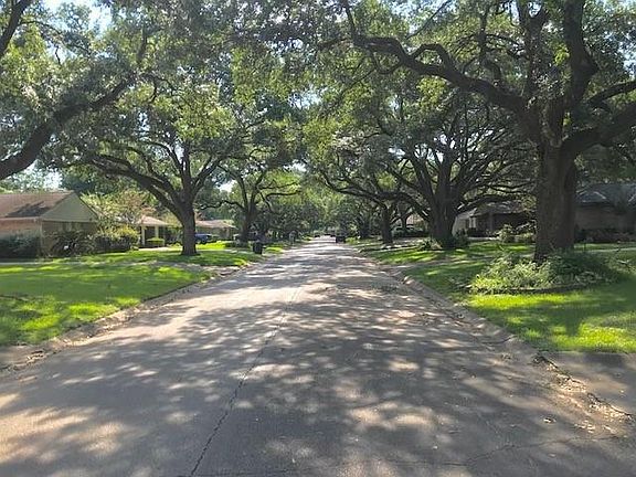 The street is beautiful with its oak canopy cover. Willowbend/Post Oak Manorâs prettiest street. No history of flooding.