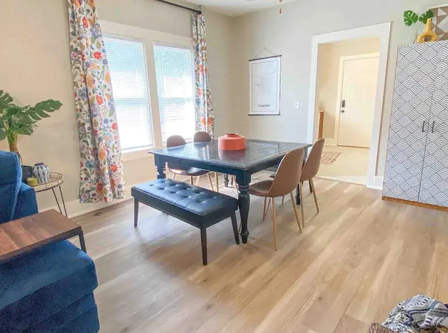 4 bed, 2.0 bath, 1728 sqft, $2,000 — Photo 2