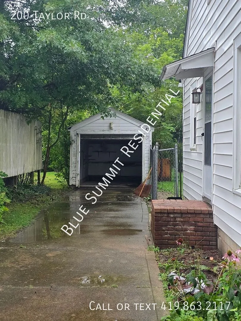 Spacious 3BD/1.5BA Home — Photo 4