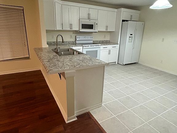 4th image of 15267 Sugargrove Way