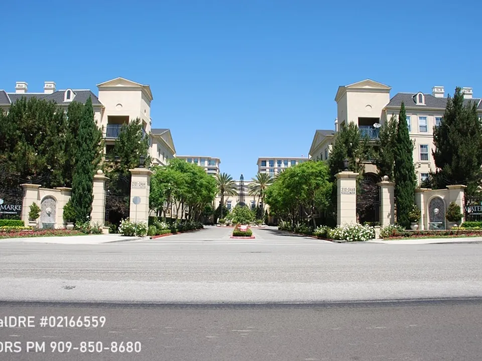 3458 Watermarke Pl