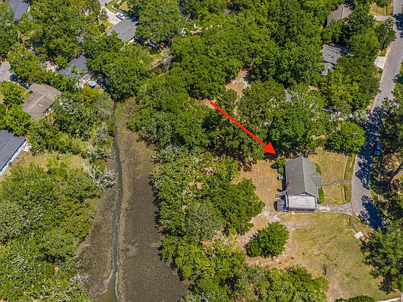 3rd image of 301 McClain St