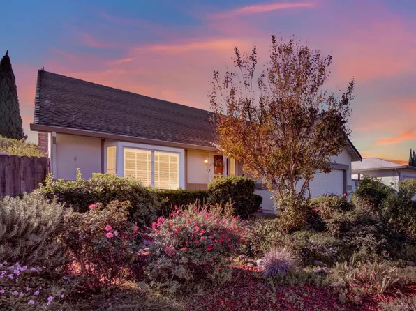 1355 W H Street, Dixon, CA 95620