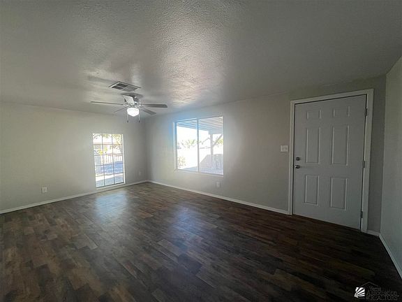 4th image of 515 W Orchid St