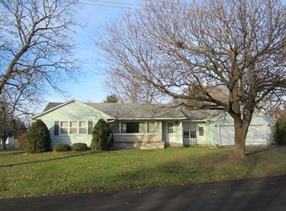 315 N Maple St, Waterman, IL 60556