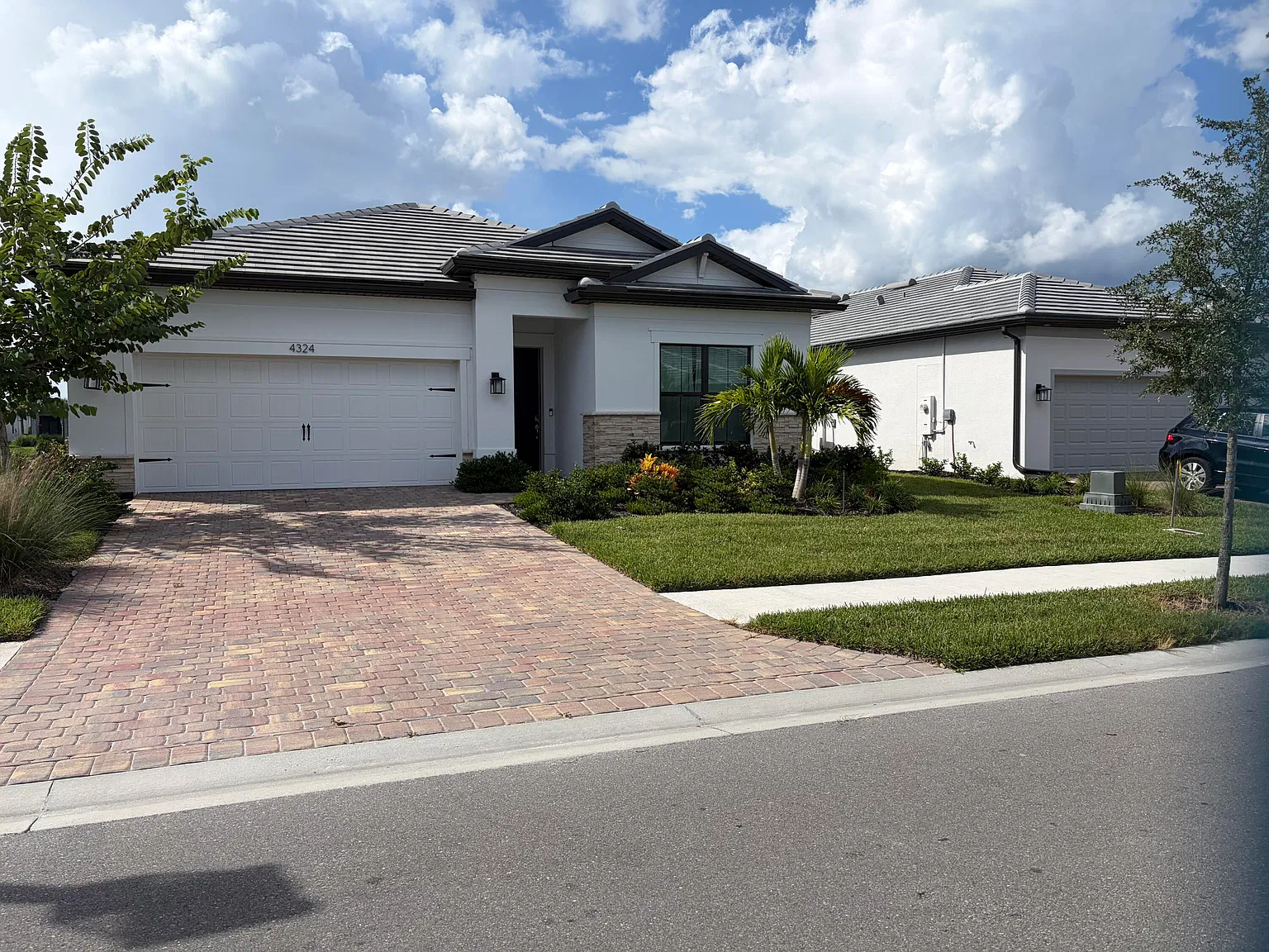 3 bed, 2.0 bath, 1662 sqft, $2,900 — Photo 1