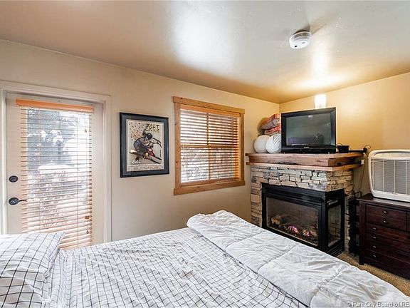 5th image of 2260 Park Ave #4