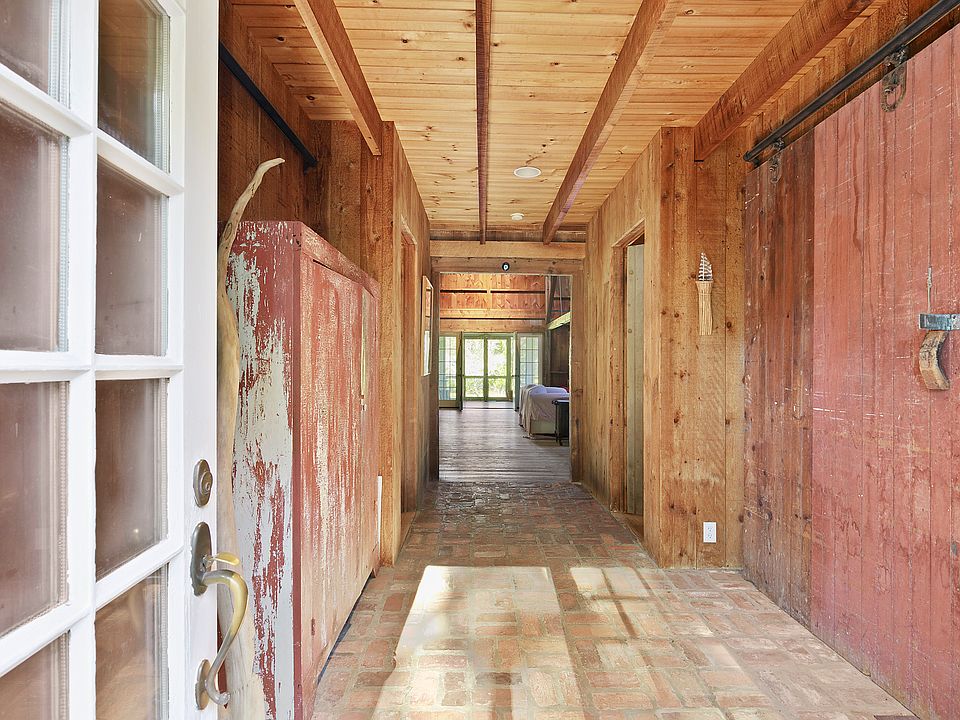 1st image of 8 Dennistown Dr