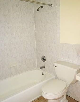 5th image of 215 E 110th St APT 1A