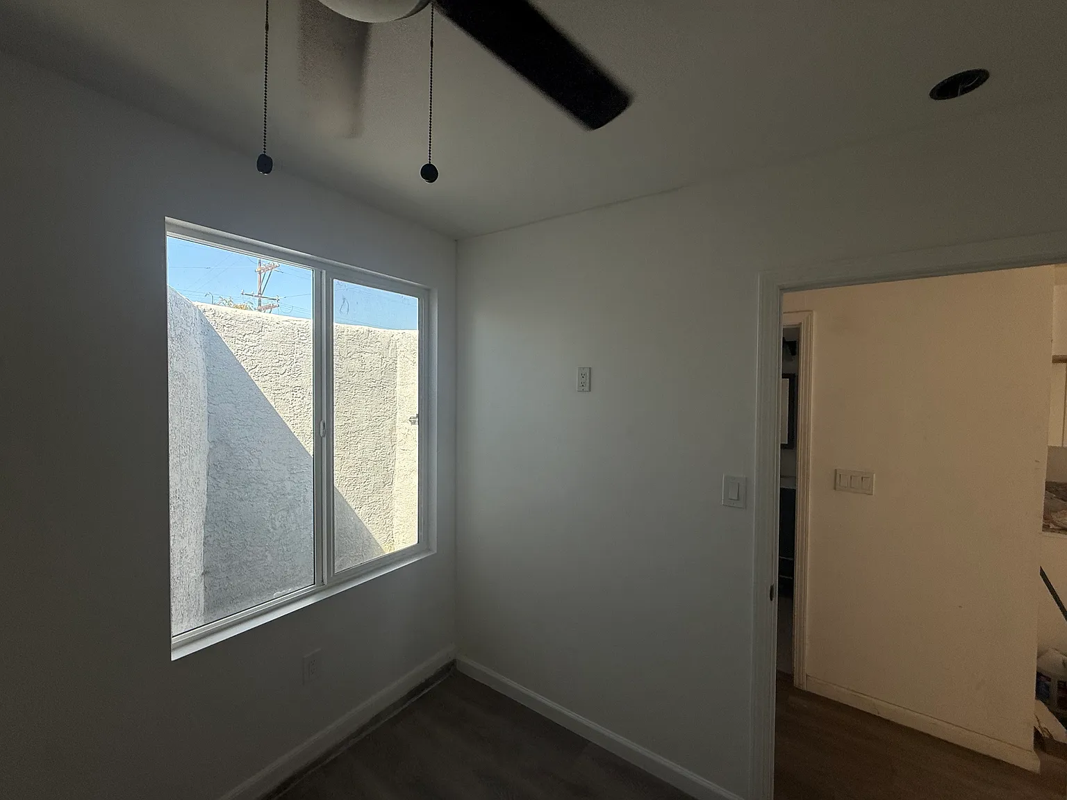 3 bed, 1010 sqft, $3,300 — Photo 3