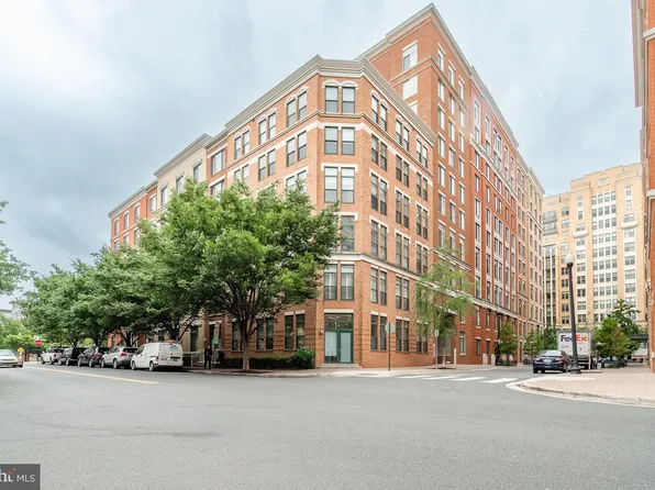 1201 N Garfield St APT 410, Arlington, VA 22201