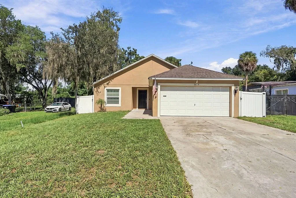 3 bed, 2.0 bath, 1504 sqft, $2,300 — Photo 1