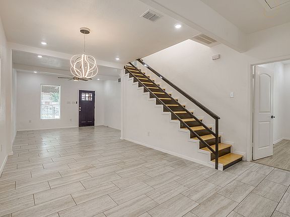 5th image of 2214 Pearl Ave