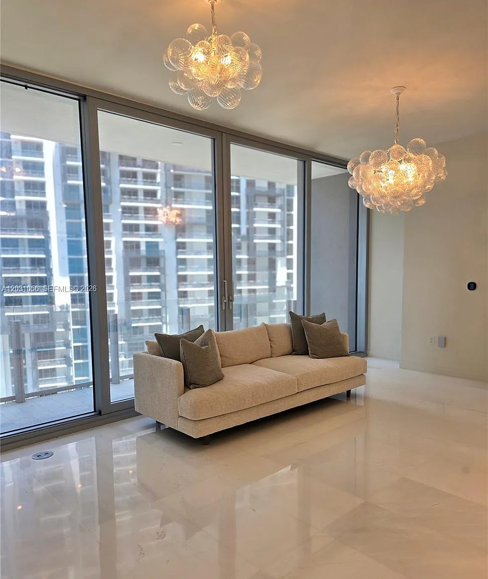 300 Biscayne Blvd Way Cond — Photo 3