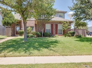 402 Ridge Dr, Justin, TX 76247