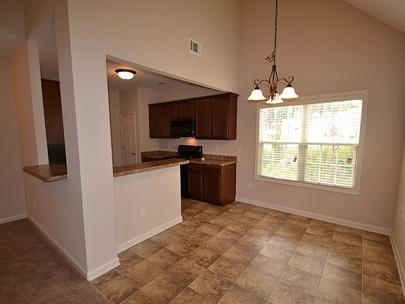 3rd image of 2575 Beal St