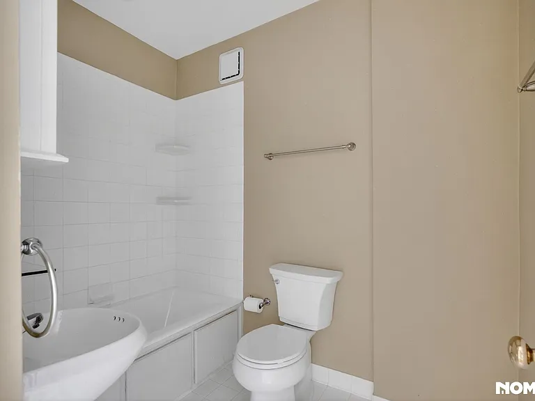 2068 Walton Way #201 — Photo 16