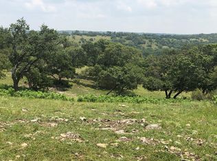 10 Old Comfort Rd, Fredericksburg, TX 78624