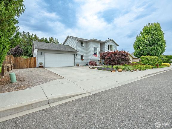 3rd image of 320 Manowar Lane