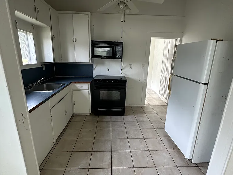 941 Lakeview Rd — Photo 8