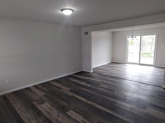 4th image of 6812 Whitcomb St