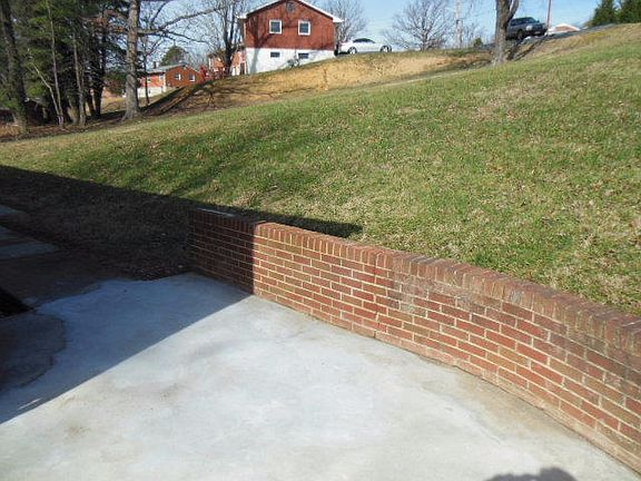 2nd image of 5009 Youngwood Dr NW