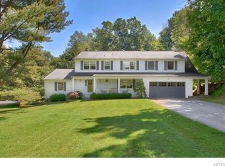 15 Woodcrest Dr, Armonk, NY 10504