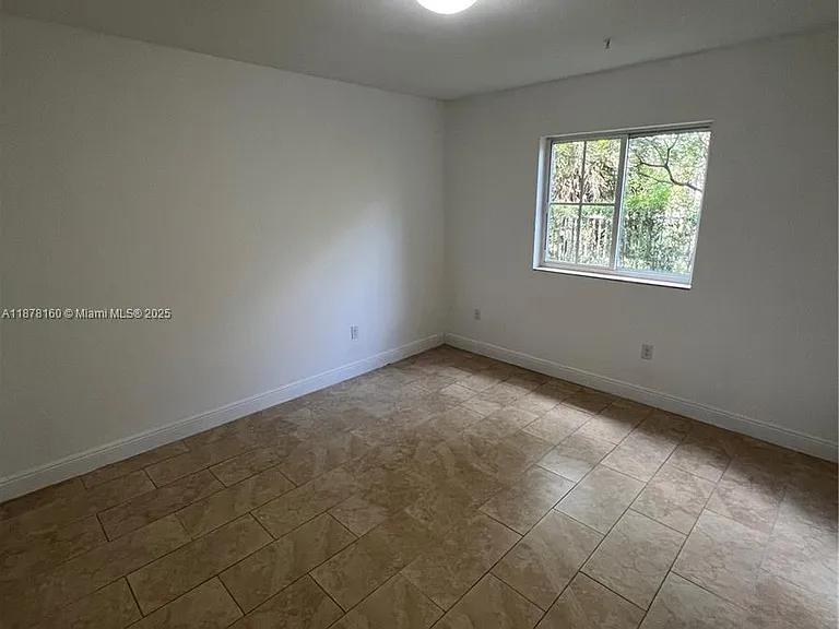 211 W 79th Pl #302 — Photo 9