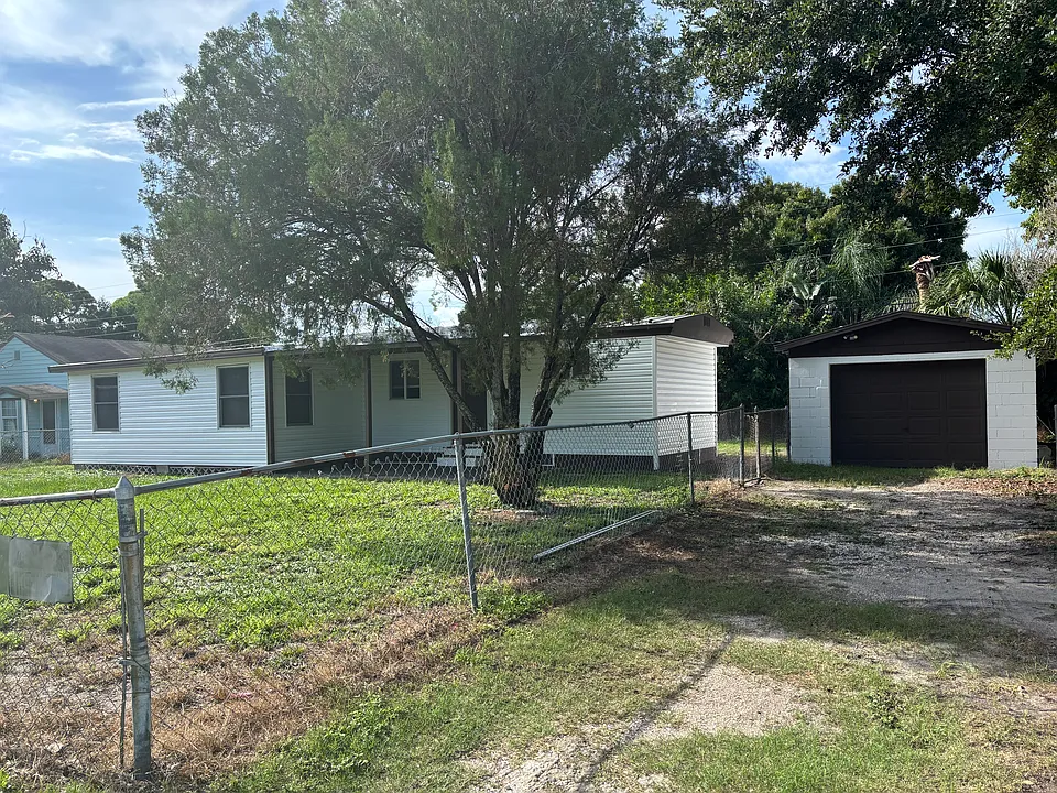 166 Lura Ln
