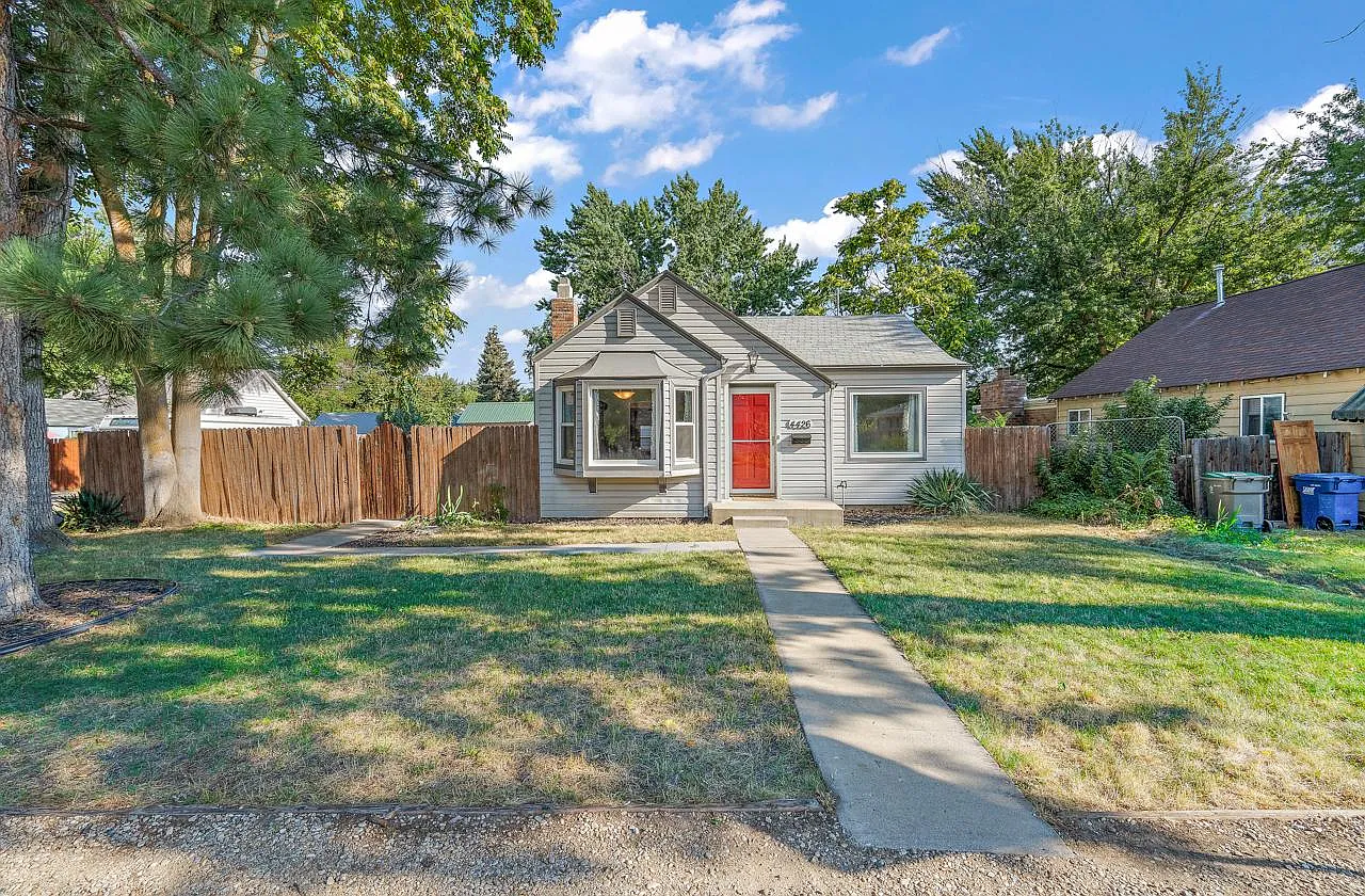 3 bed, 1743 sqft, $2,300 — Photo 3