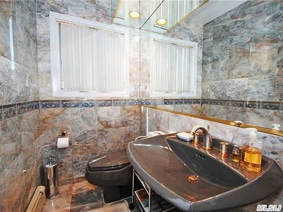 5th image of 37 Wintergreen Dr