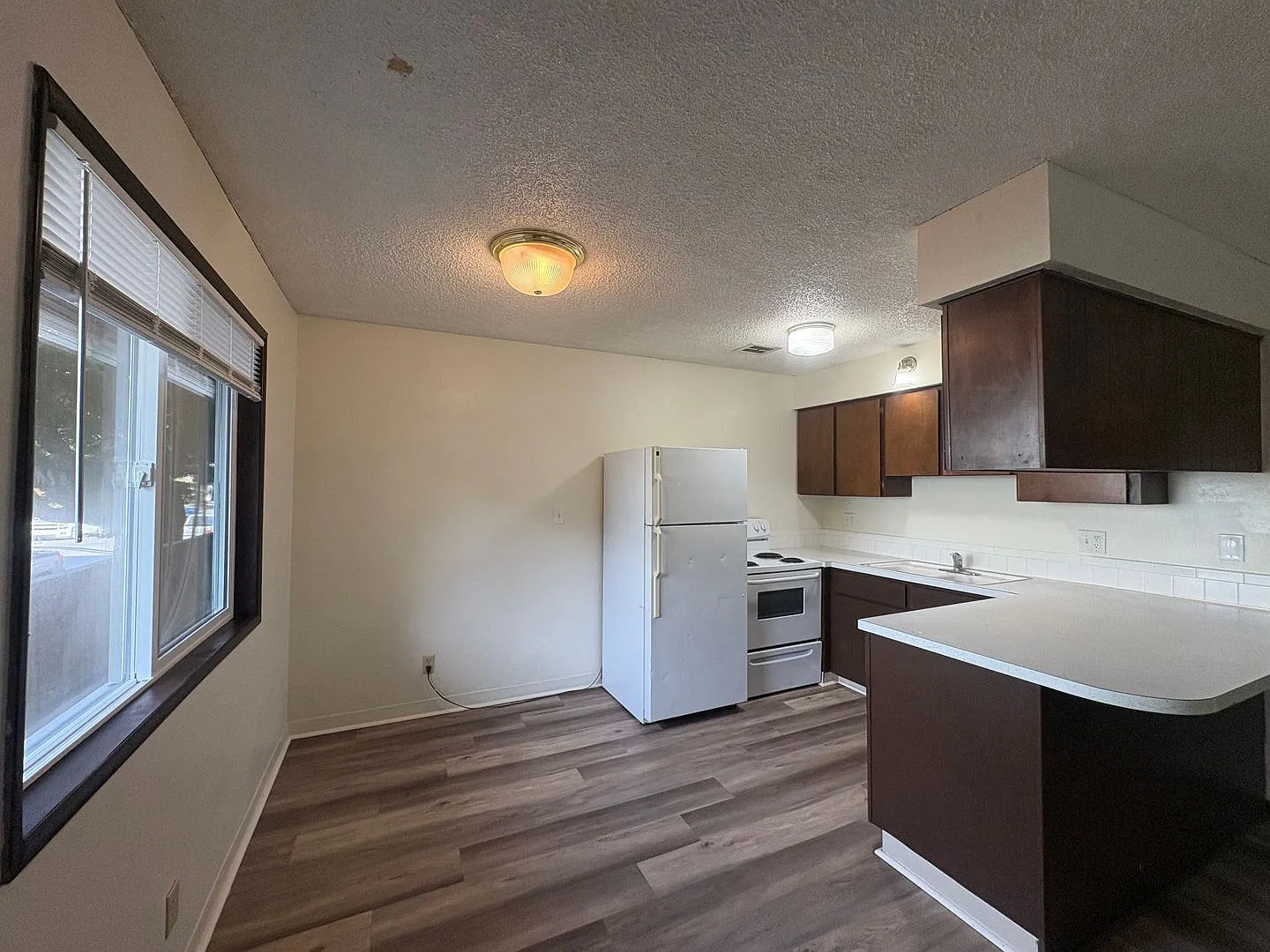 Sixteen Fifty-One Fir Street Apartments — Photo 4