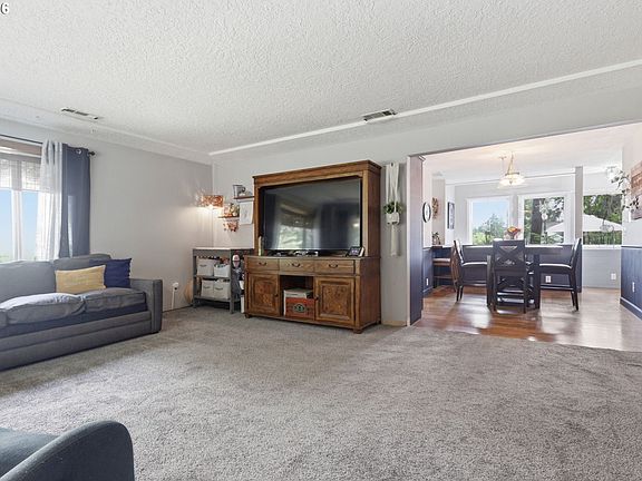 4th image of 3743 SE Hager Ln