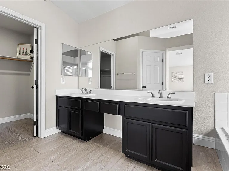 3402 Classic Bay Ln — Photo 31