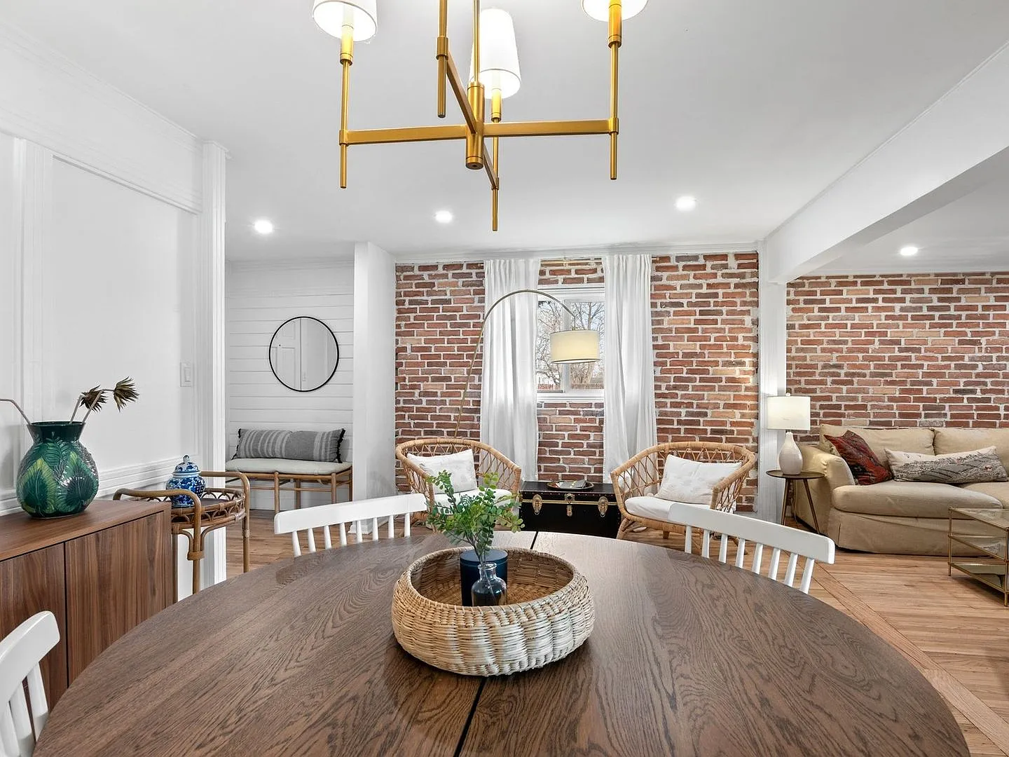 Fully Updated - 3 Bed, 1 bath - Corner Lot Home — Photo 4