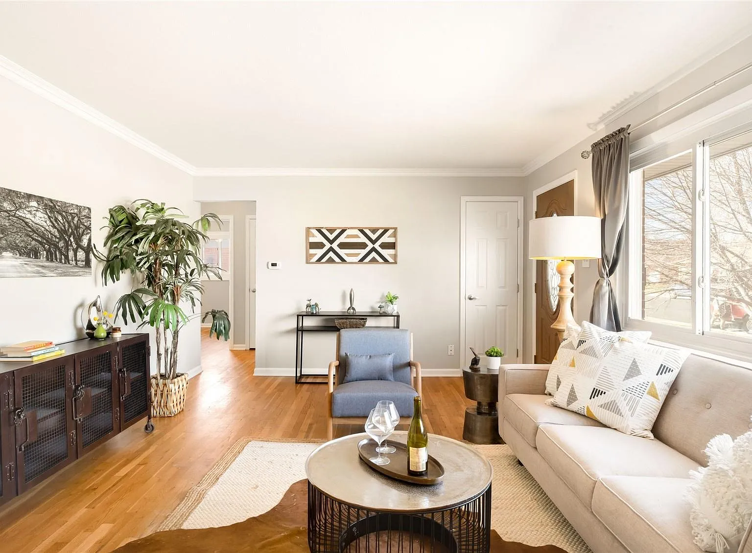 3 bed, 2142 sqft, $2,800 — Photo 3
